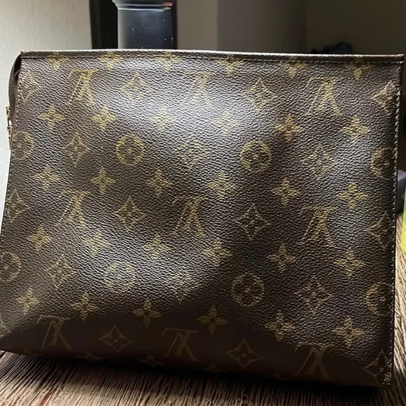Authentic Louis Vuitton Make-up Bag - Picture 7 of 7